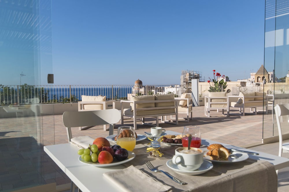EST HOTEL 53/65
