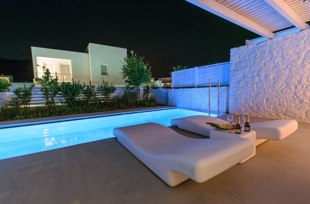 Patmos Aktis Suites And Spa 11/86