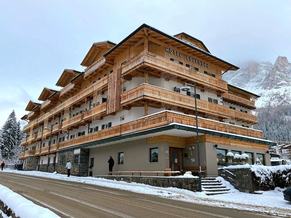 Hotel Colfosco 2/50