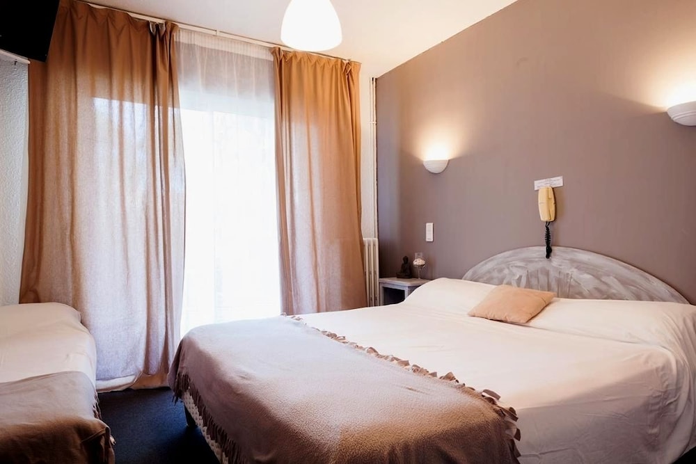 HOTEL LE PETIT MANOIR REST. LA TONNELLE 3/27