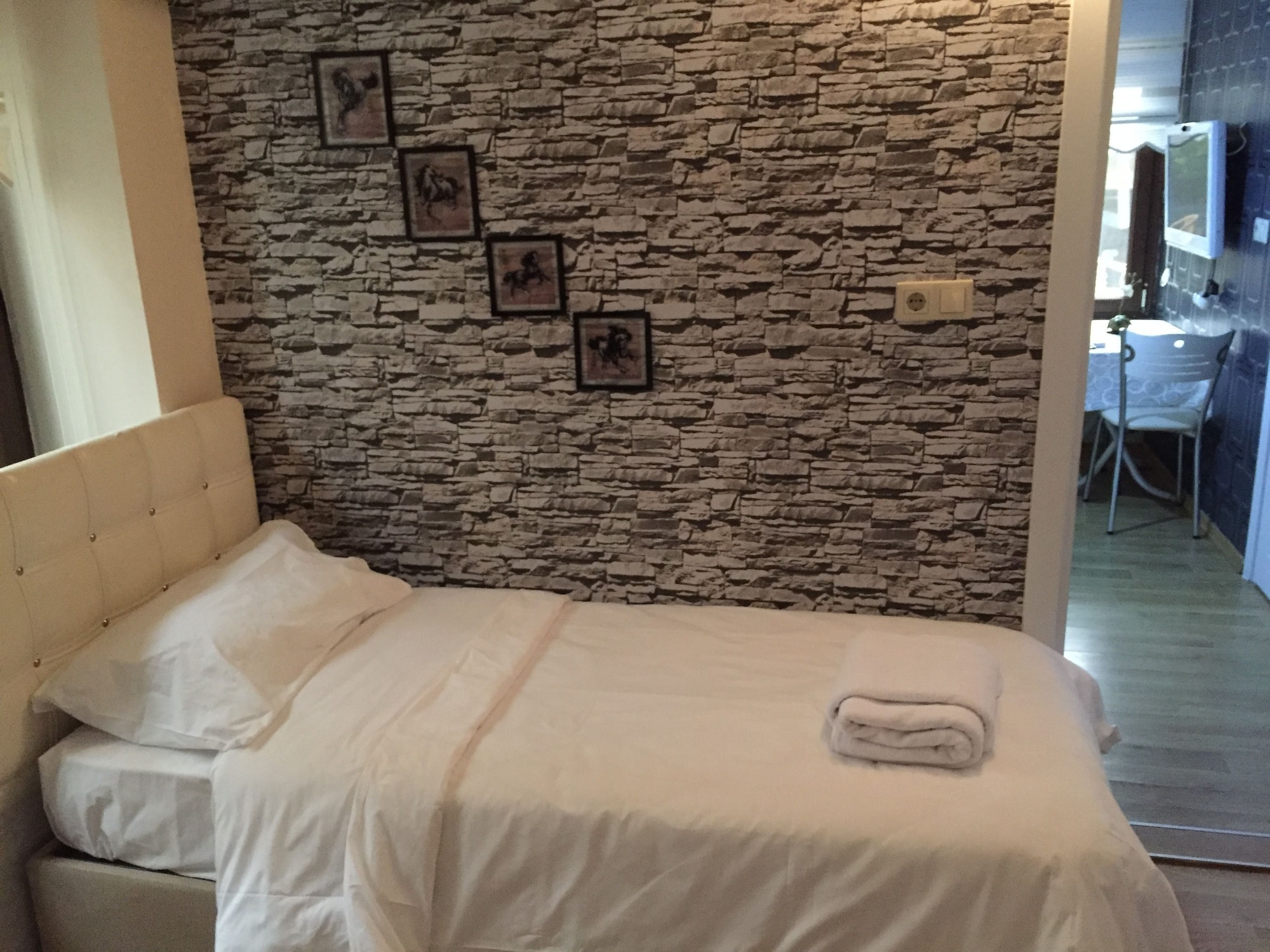 1 BEDROOM, APARTMENT