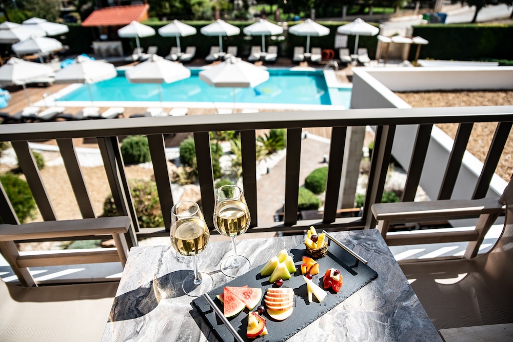Lagaria Hotel 50/50