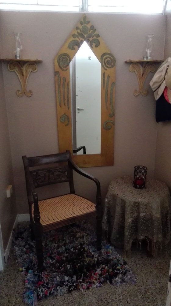 Neitas Nest Jamaican Bed And Breakfast 3/22