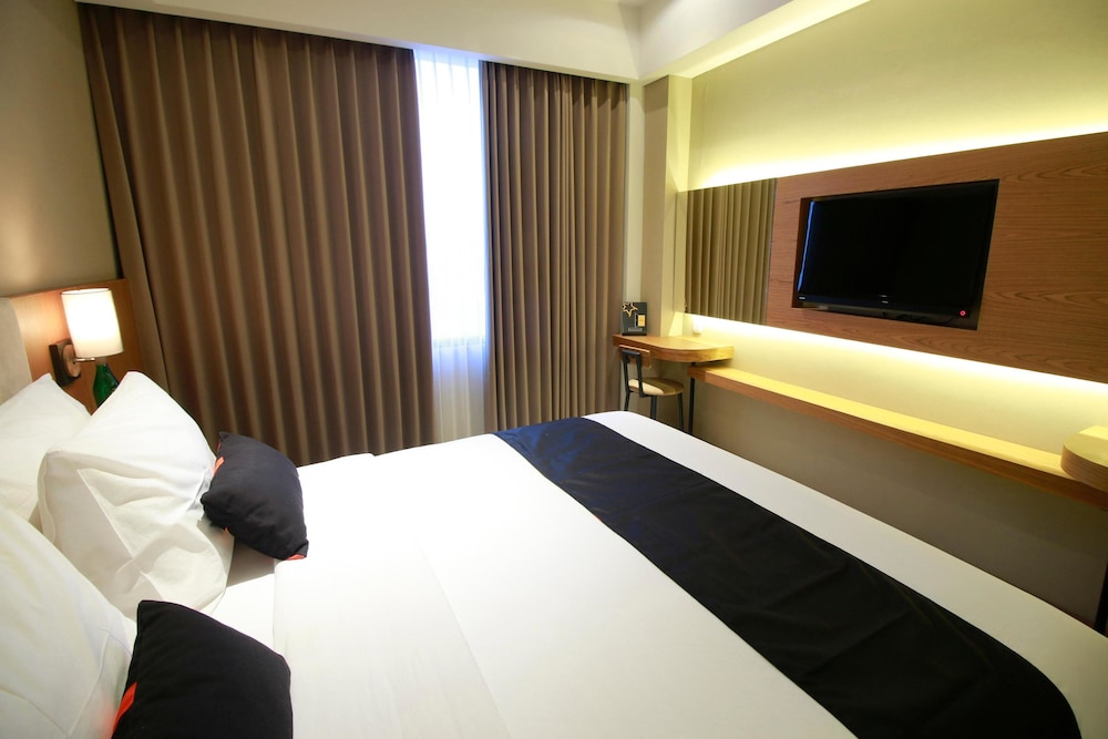 Yellow Star Ambarukmo Hotel 10/42