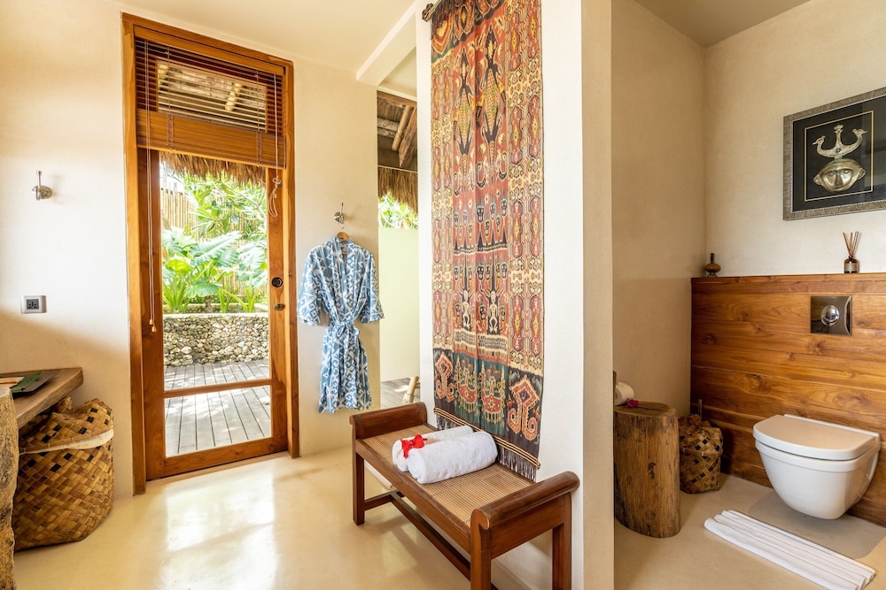 Nihiwatu Resort Sumba 50/50