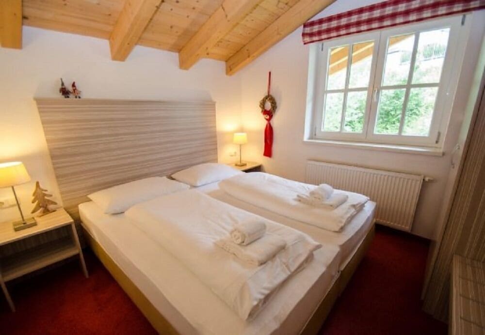 Penthouse All Seasons Lodge 7/17