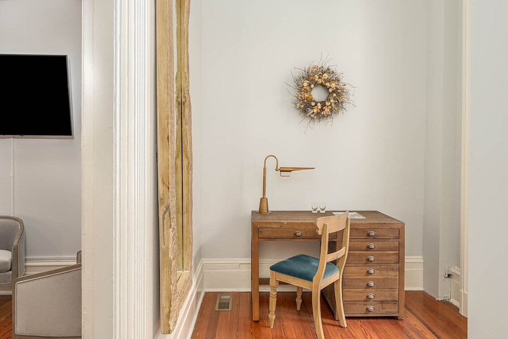 Bellwether House 39/50