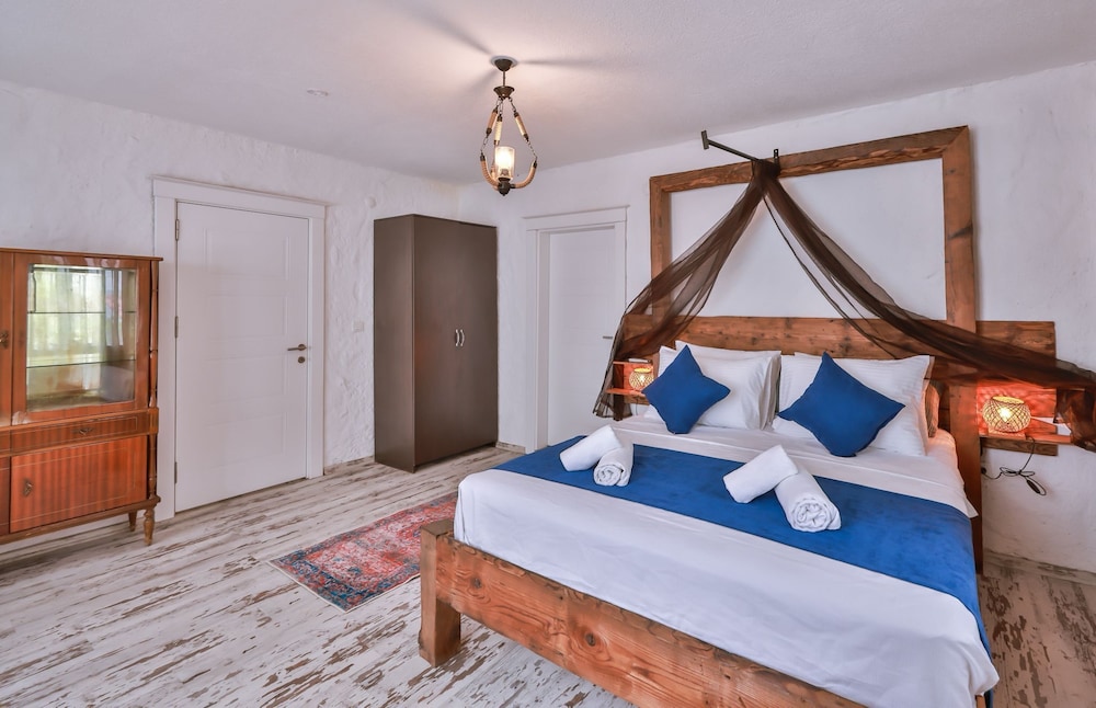 EXECUTIVE, DOUBLE BED
