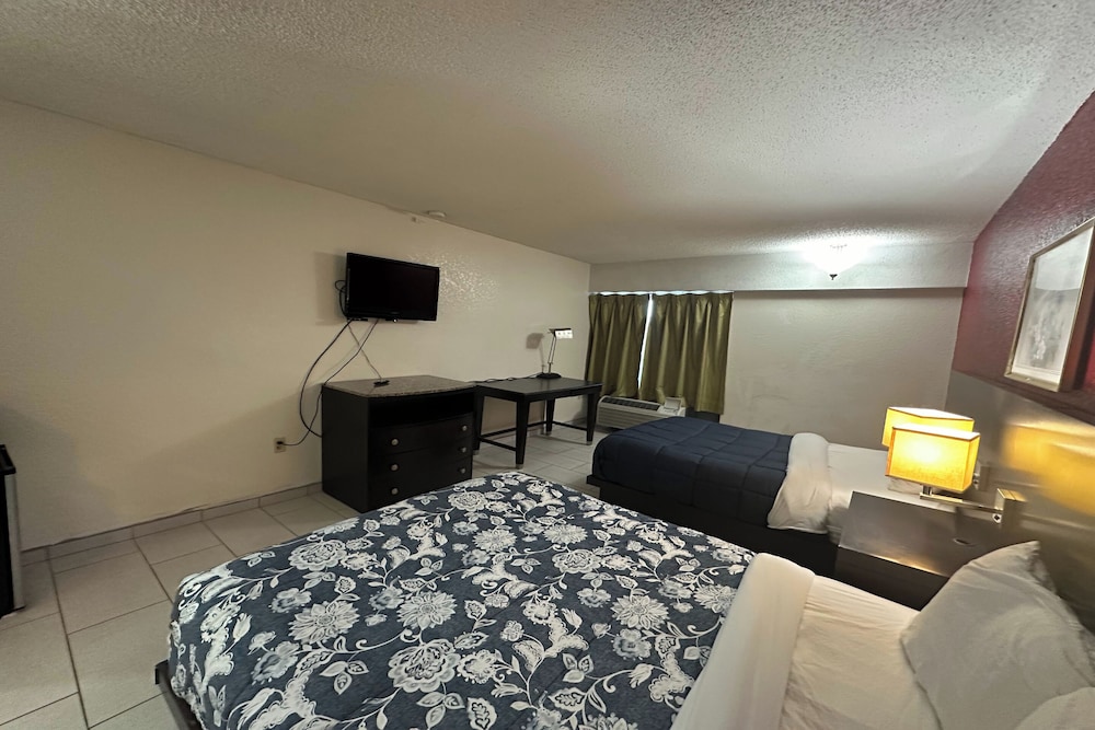 River Valley Inn and Suites 17/42