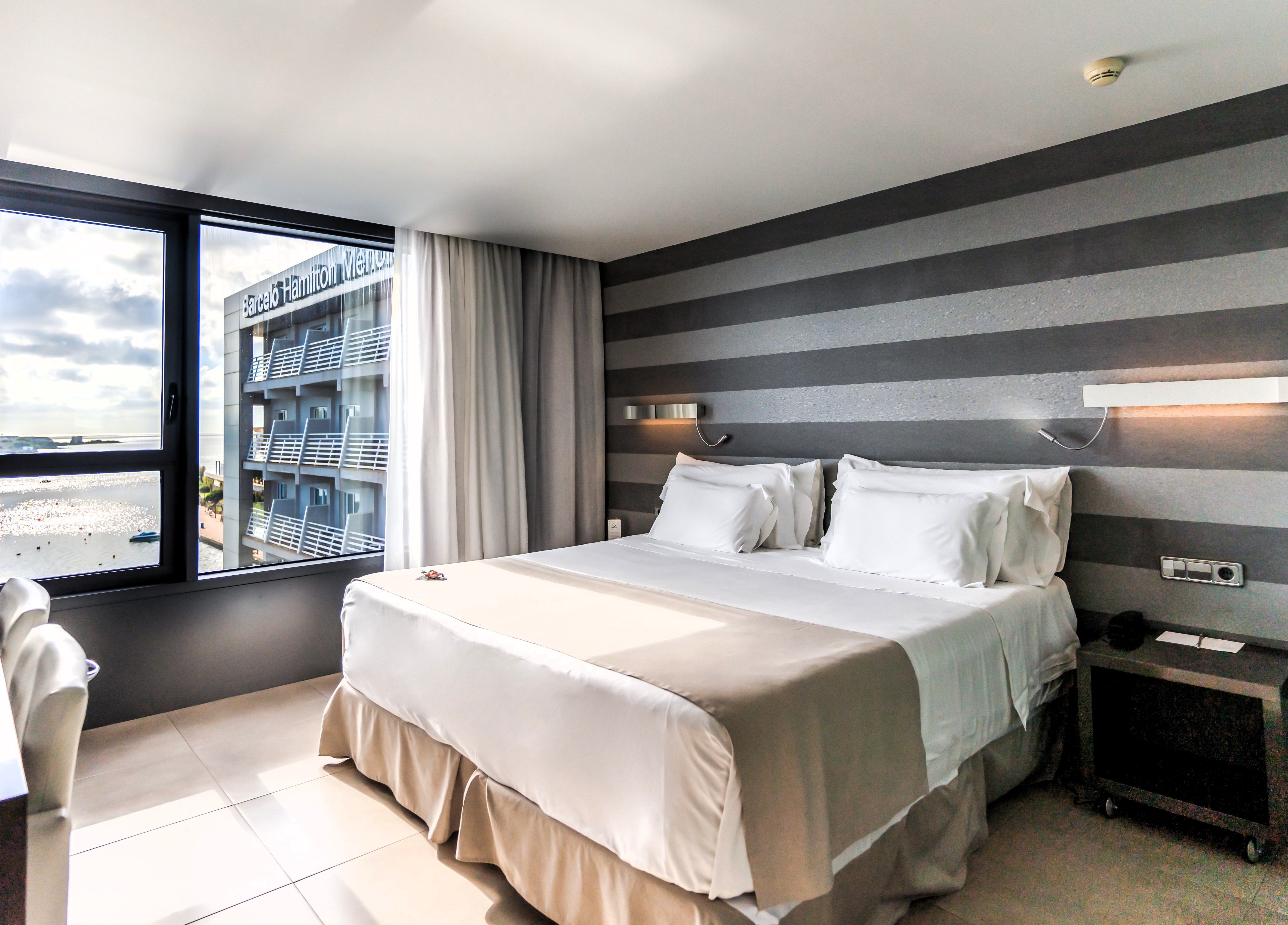 Superior, Double or Twin Bed, Lateral Side Sea View