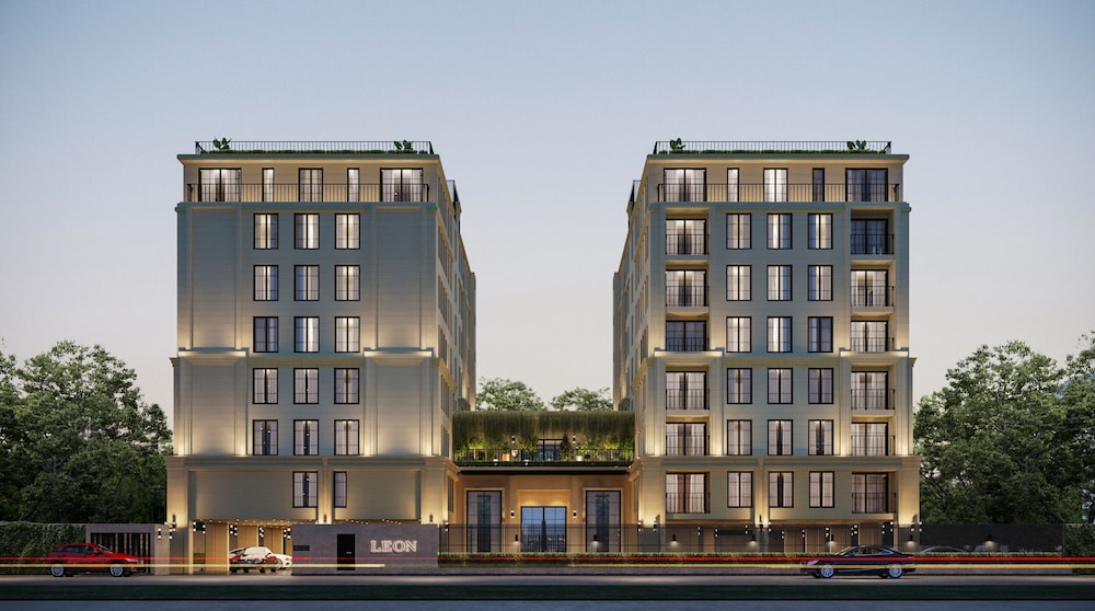 Leon Lasalle Hotel and Residences 2/27