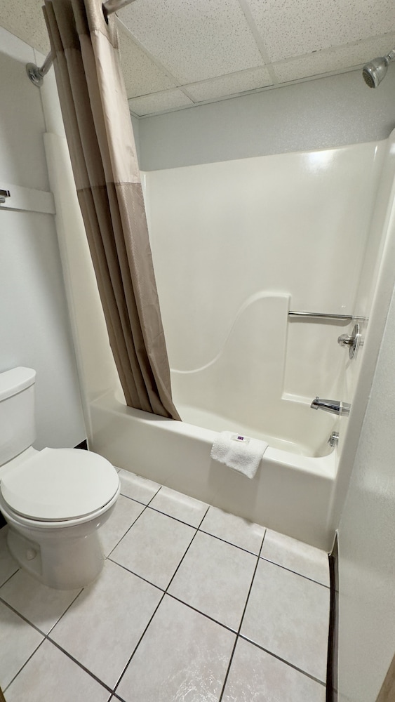 Motel6 Dyersburg, TN 45/50