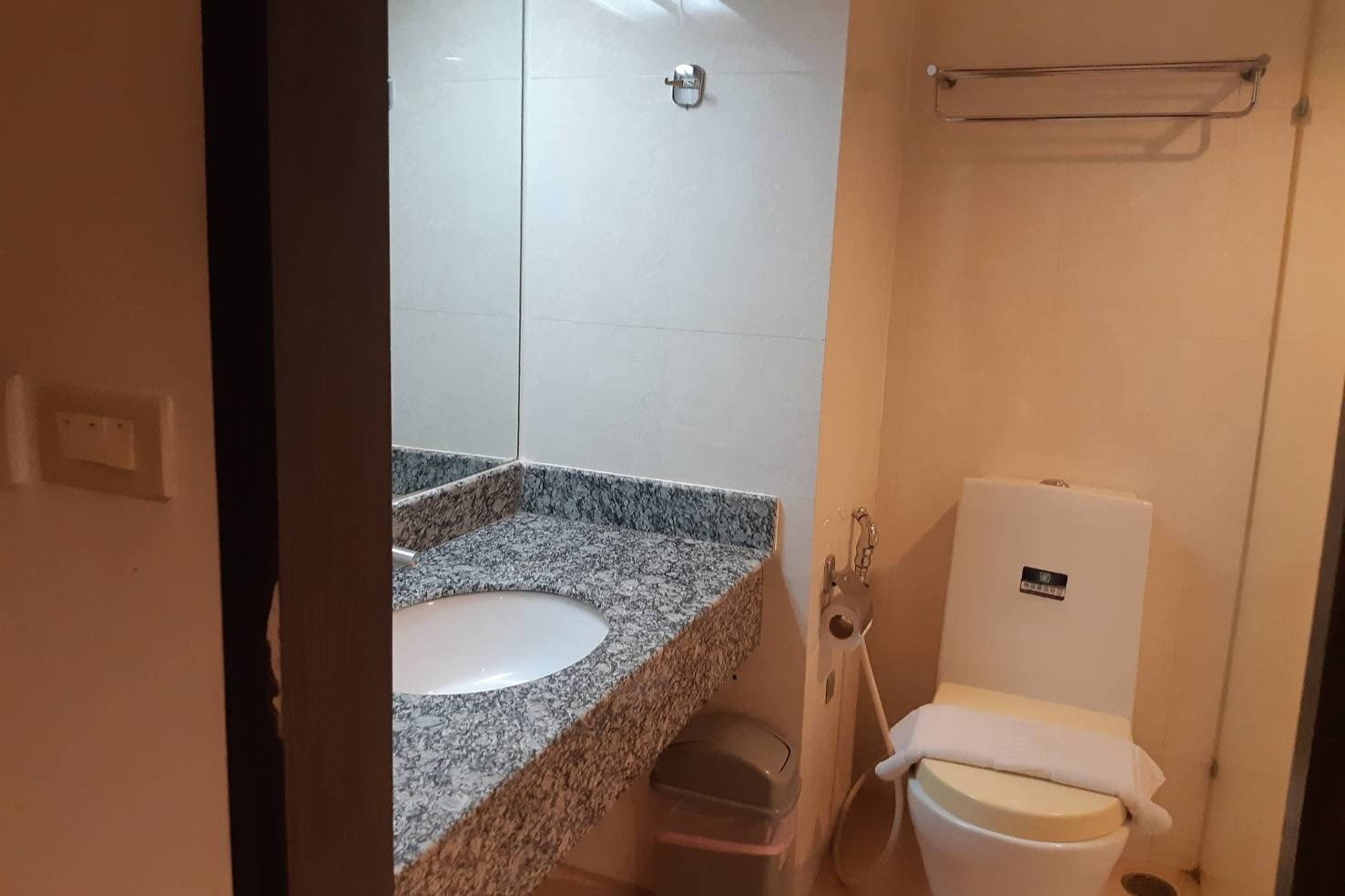 Sun City Pattaya Hotel 36/40