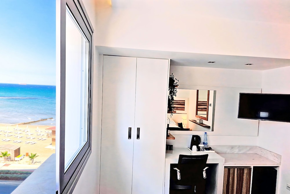 Room, Single, Double Bed, Inland View, No Balcony، The Ciao Stelio Deluxe Hotel - Adults Only 6/10