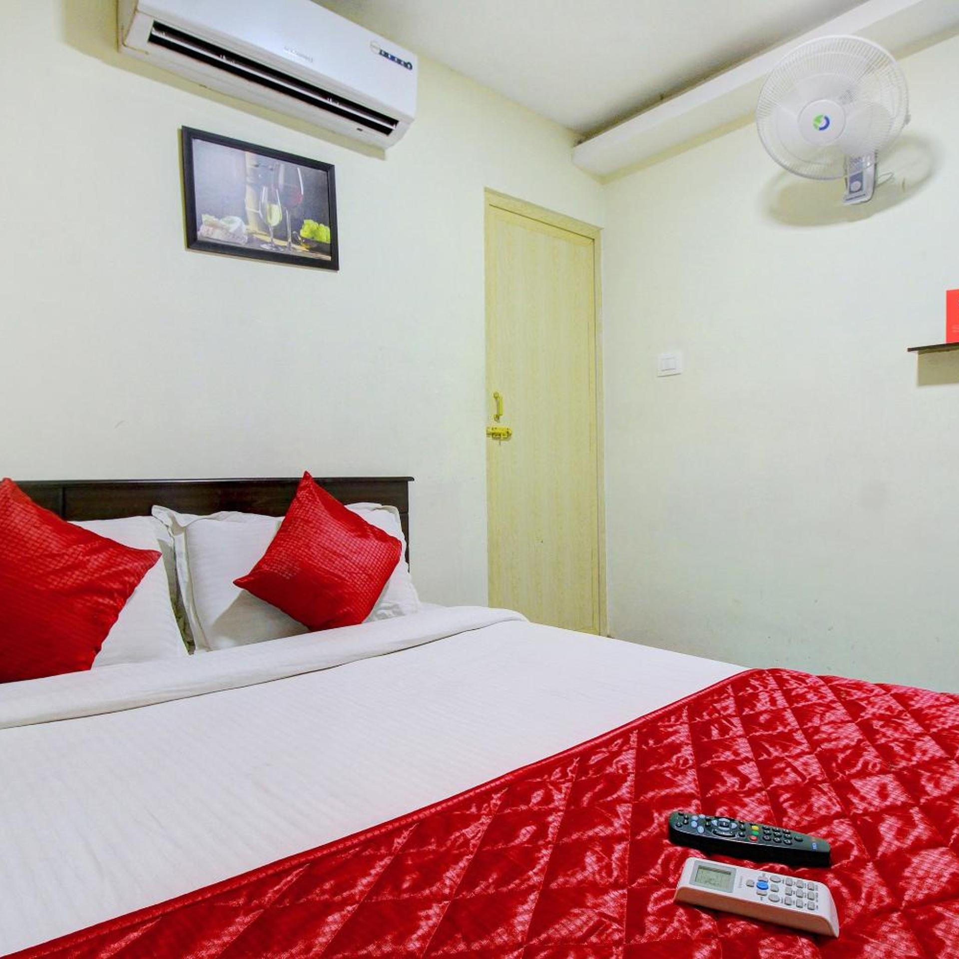 Oyo 4584 India Gate 10/54