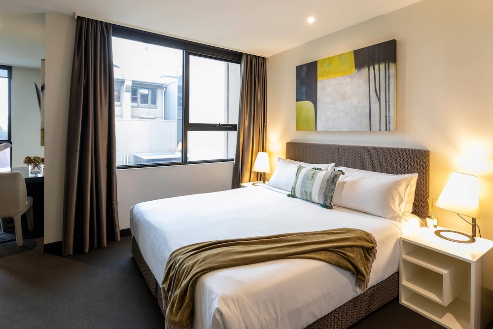 Residence, Studio, King Bed, Accessible