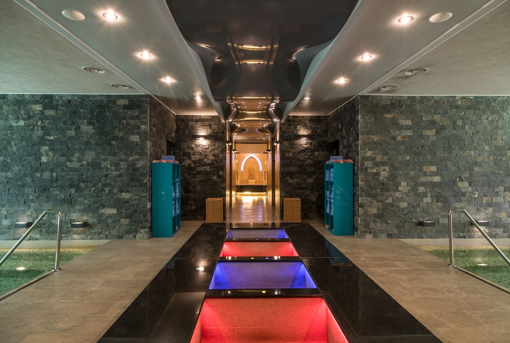 Sky Blue Hotel Spa 31/55