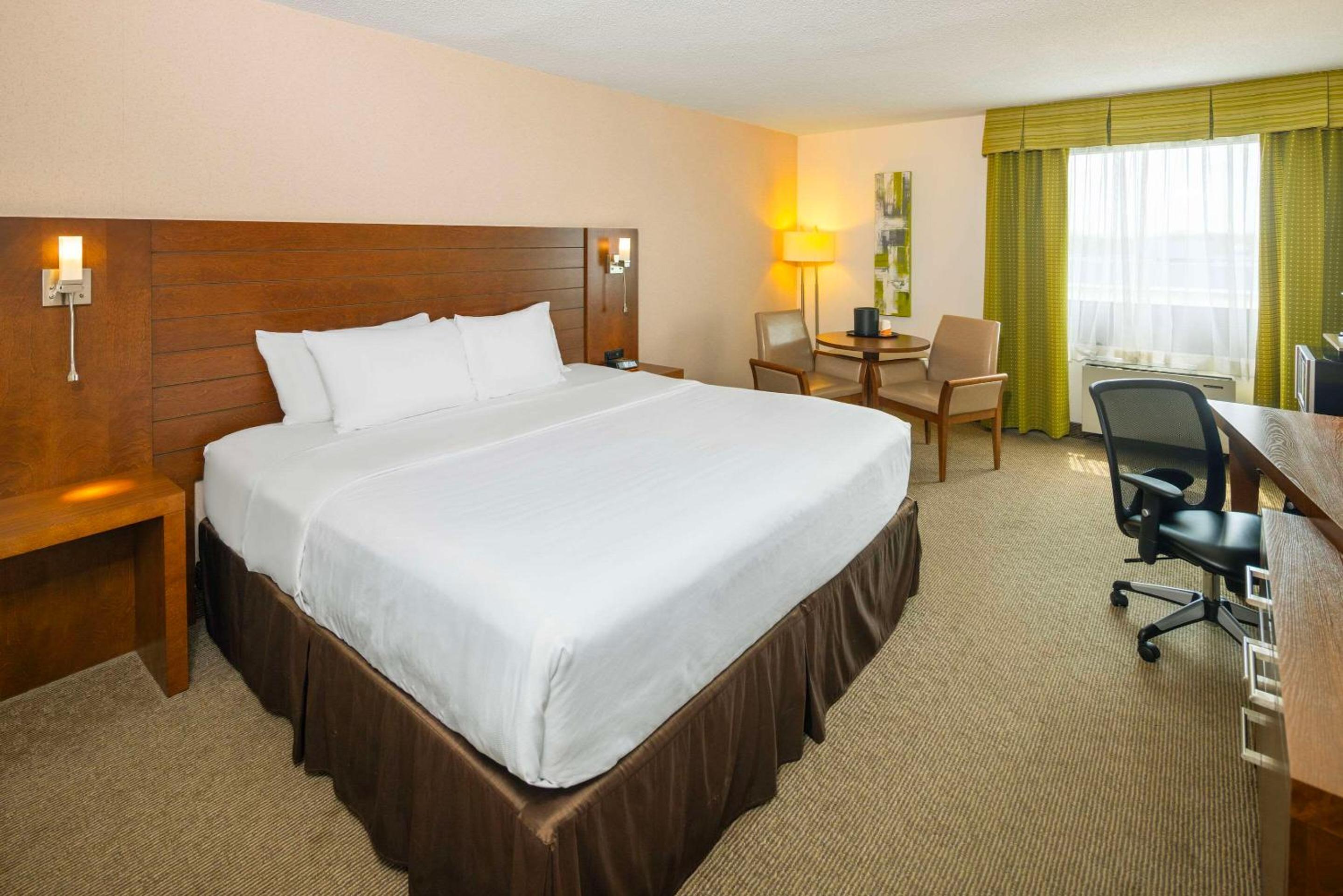 غرفة بسرير كينج، Quality Inn Rouyn-Noranda 4/10
