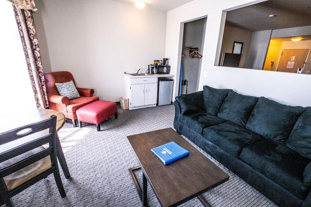 Morningglory Hotel Resort Suites 13/27