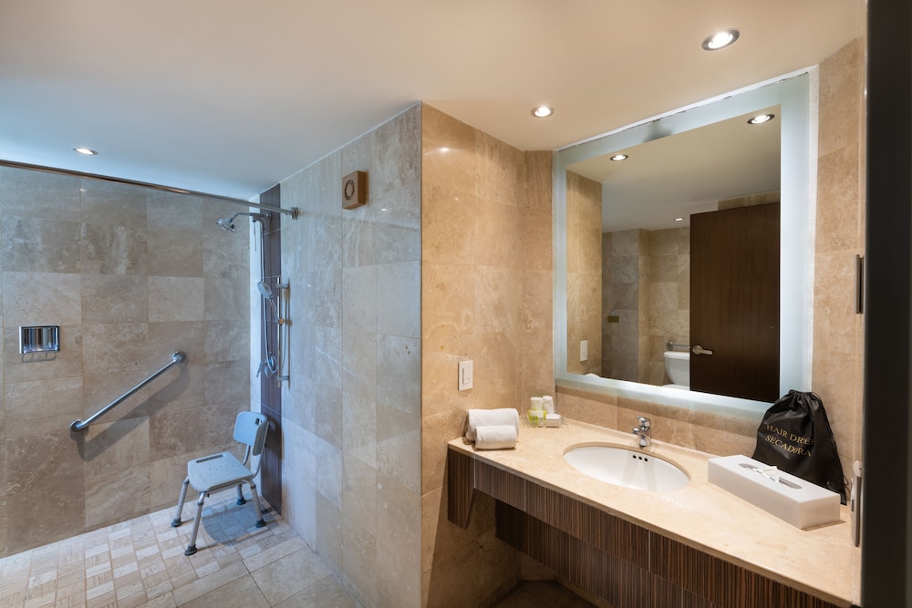 HOLIDAY INN SELECT GUADALAJARA 13/72