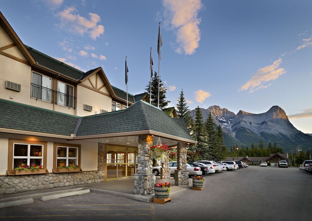 Coast Canmore Hotel Conference Centre 3/49