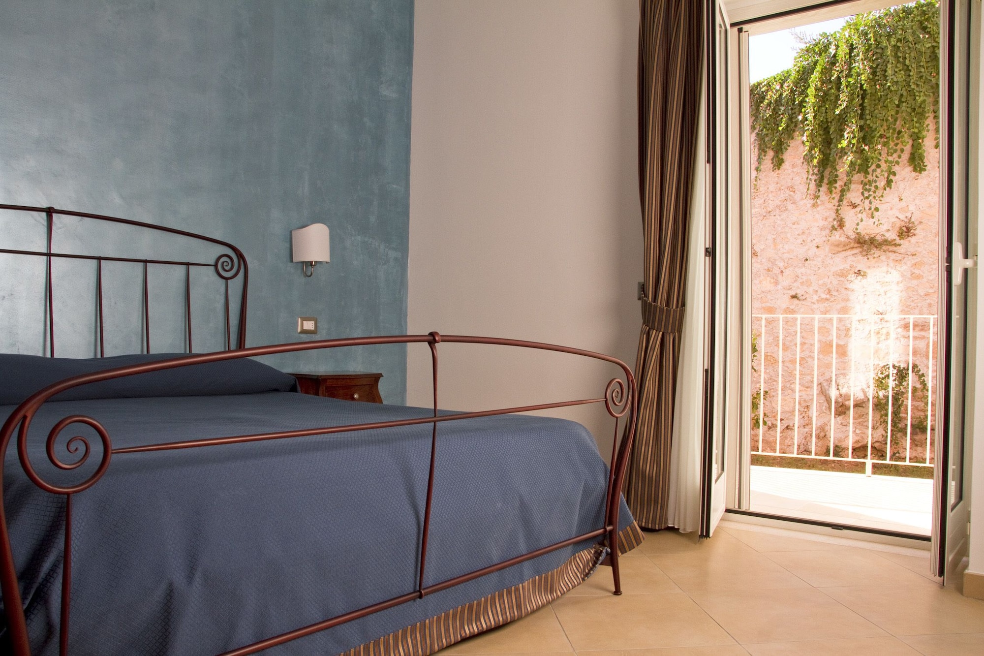 STANDARD, DOUBLE BED