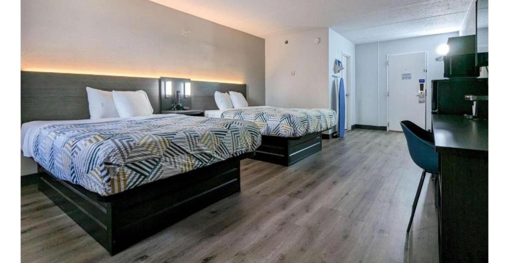 2 Full Beds - Micfridge