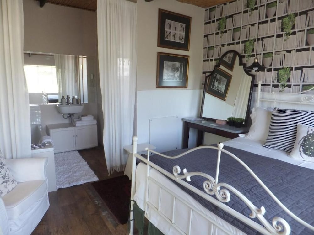 The Vineyard Country House 36/38