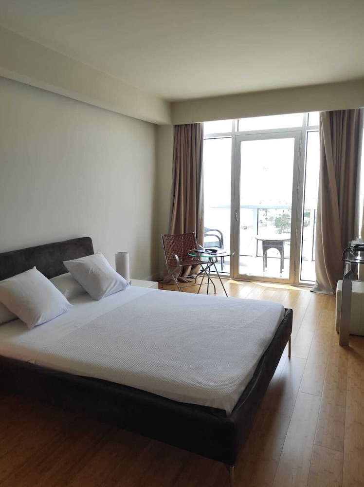 Ch Cabo de Gato Ex Valhalla Hotel and Spa 5/42
