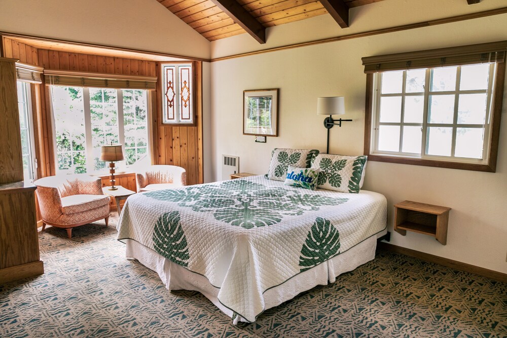 Kilauea Lodge and Restaurant 28/76