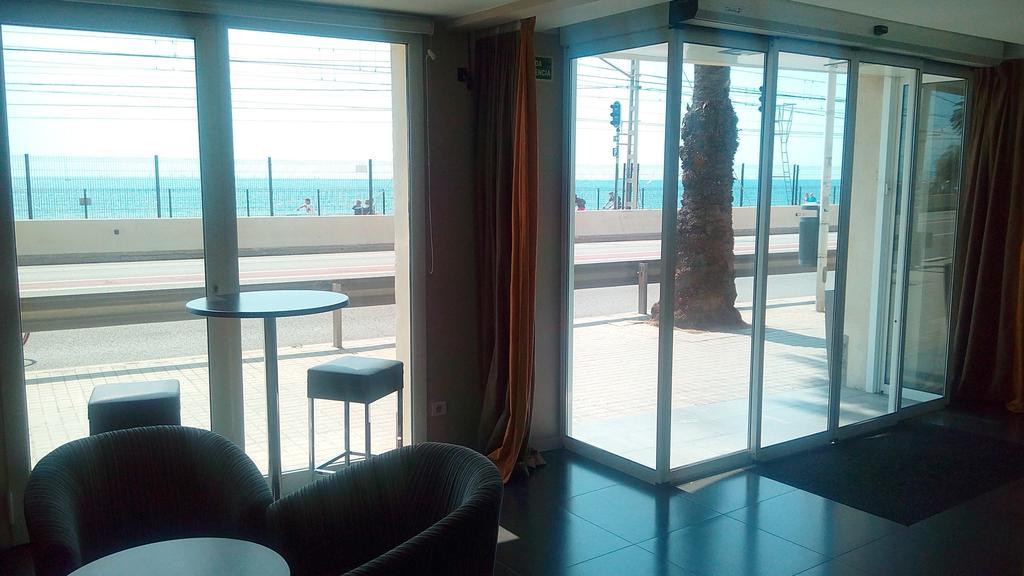 HOTEL VILA DE PREMIA 12/24