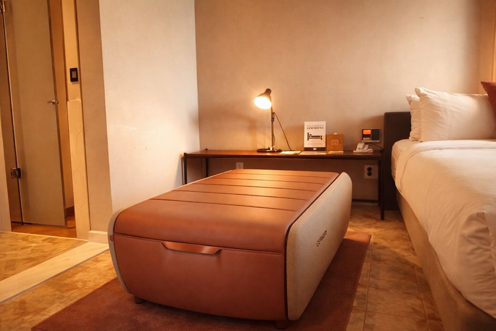 Oia Hotel 20/50