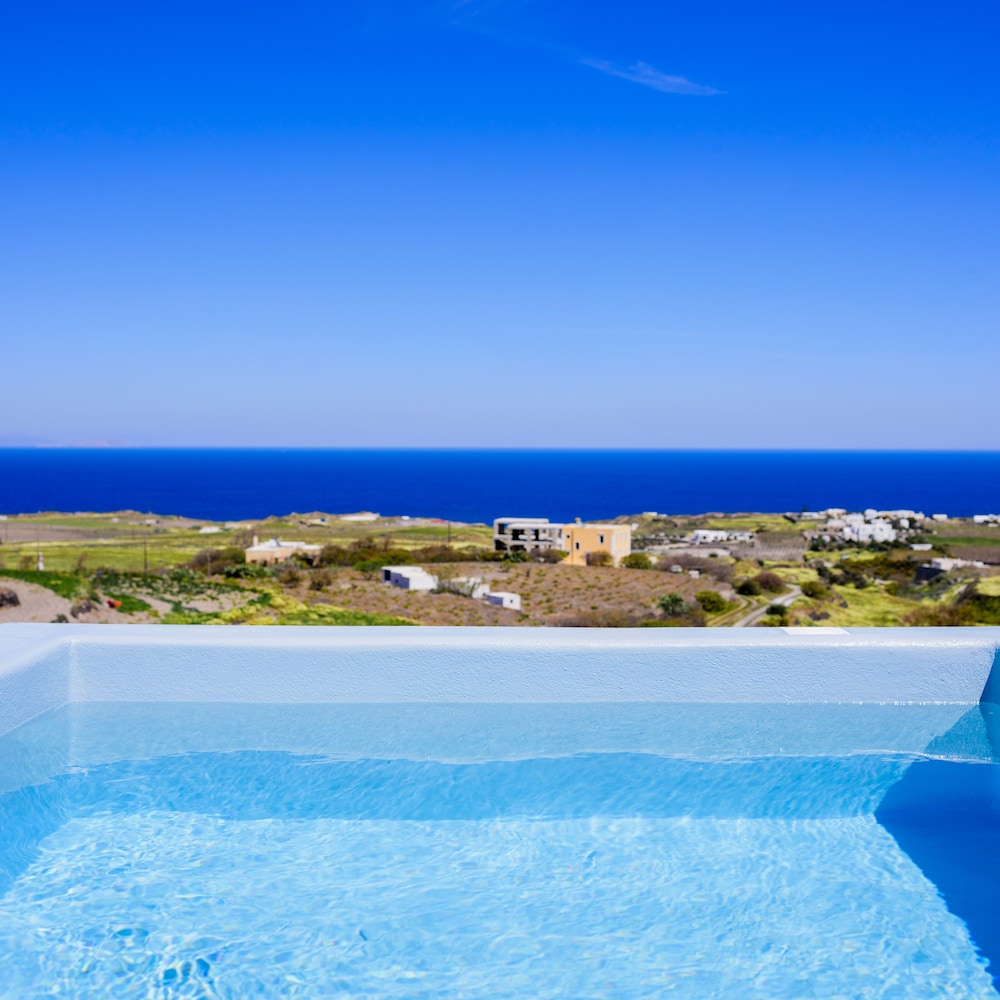 Este Luxury Suites 65/78