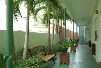 SUITES ON SOUTH BEACH 4/65