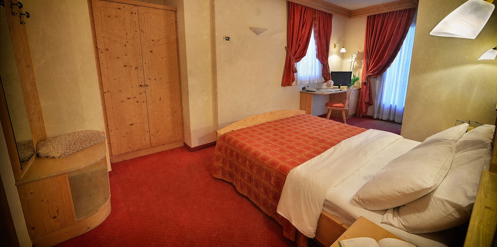 Cristallo Hotel 40/69