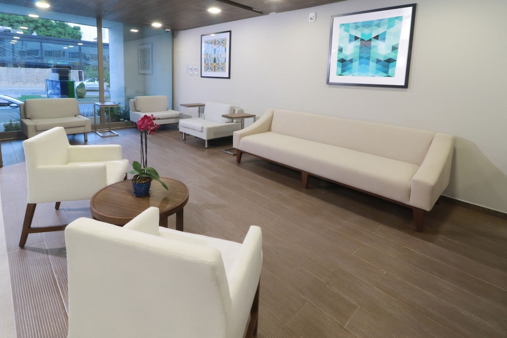 Holiday Inn Express And Suites Playa Del Carmen 41/74