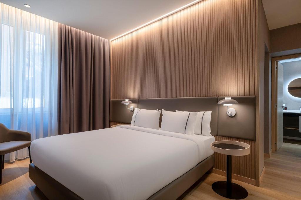 Junior Suite, Queen Bed