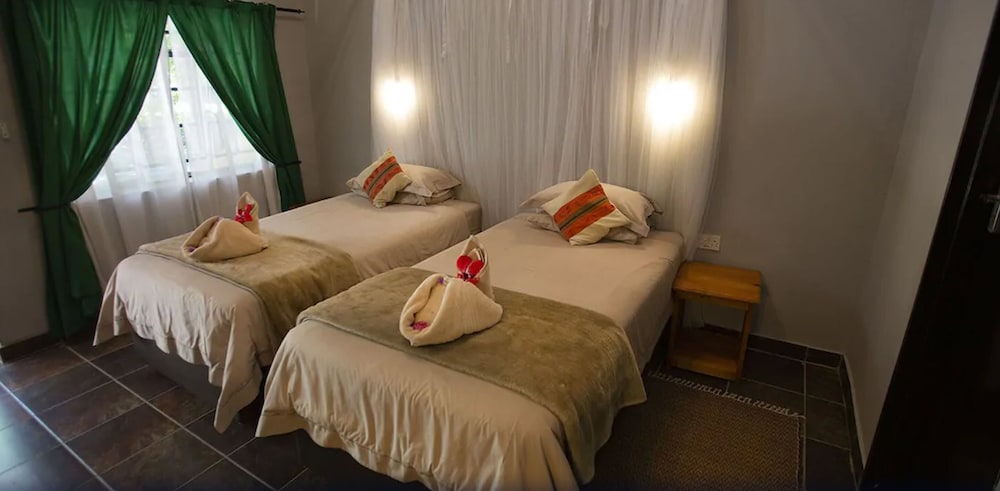 Island Safari Lodge 5/50
