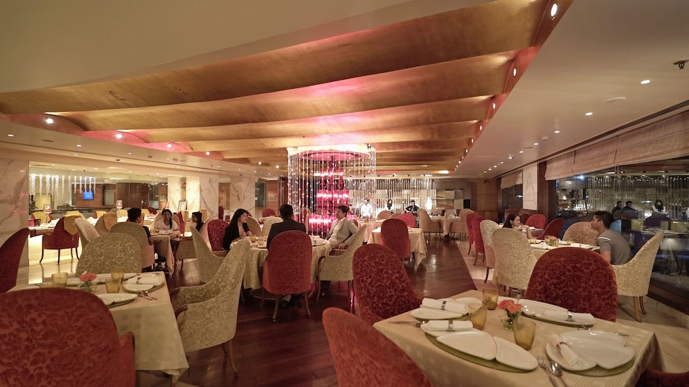 Jaypee Siddharth Hotel 44/47