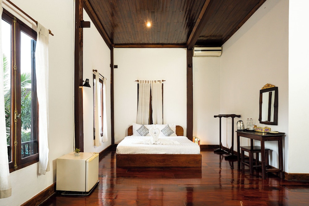 DELUXE, DOUBLE BED, GARDEN VIEW