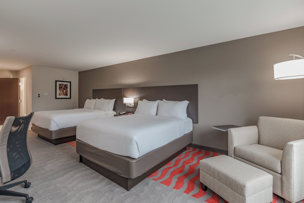 Holiday Inn Mishawaka North 11/50