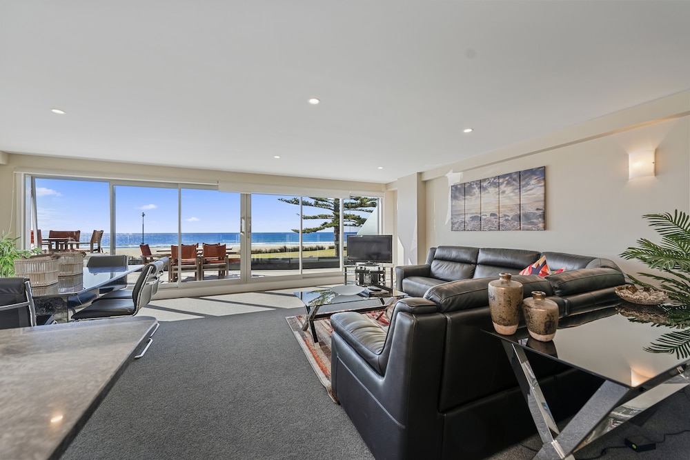The Pavilions Beachfront Apartments 55/76