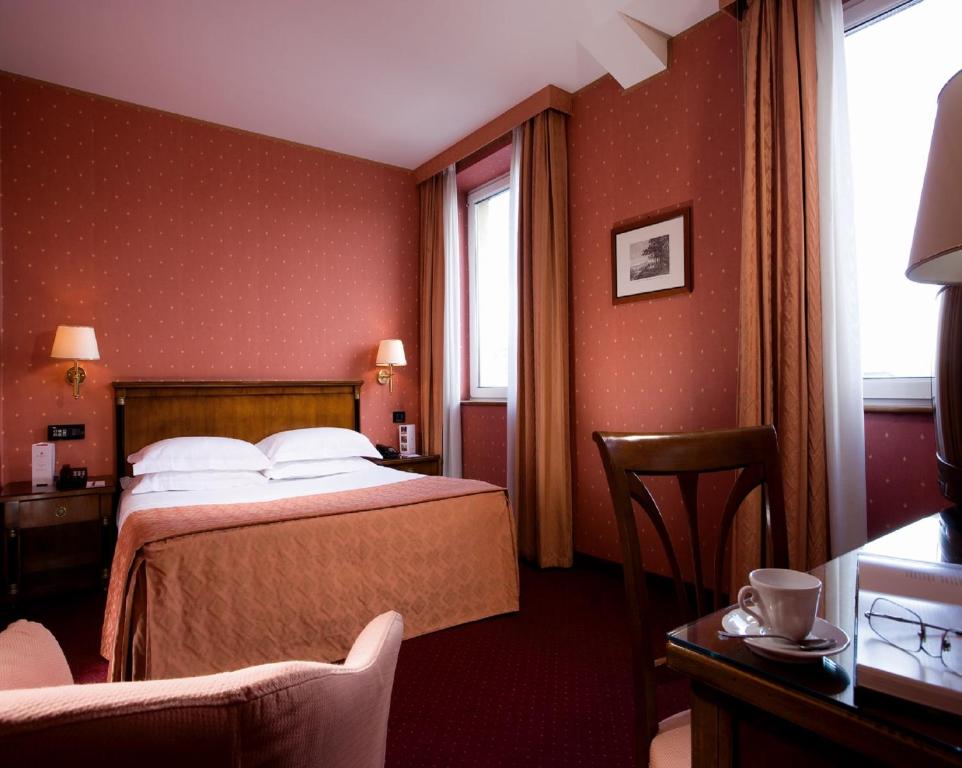 Room, 3 Beds