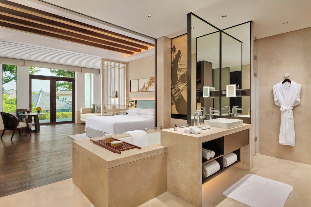 Park Hyatt 49/50