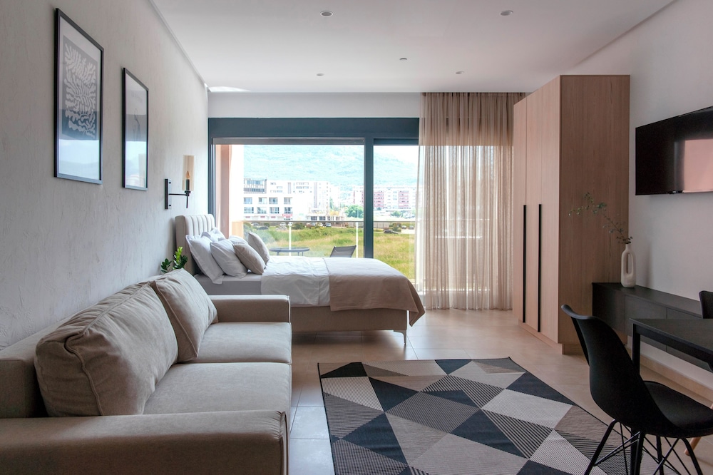 Soho Suites 30/54