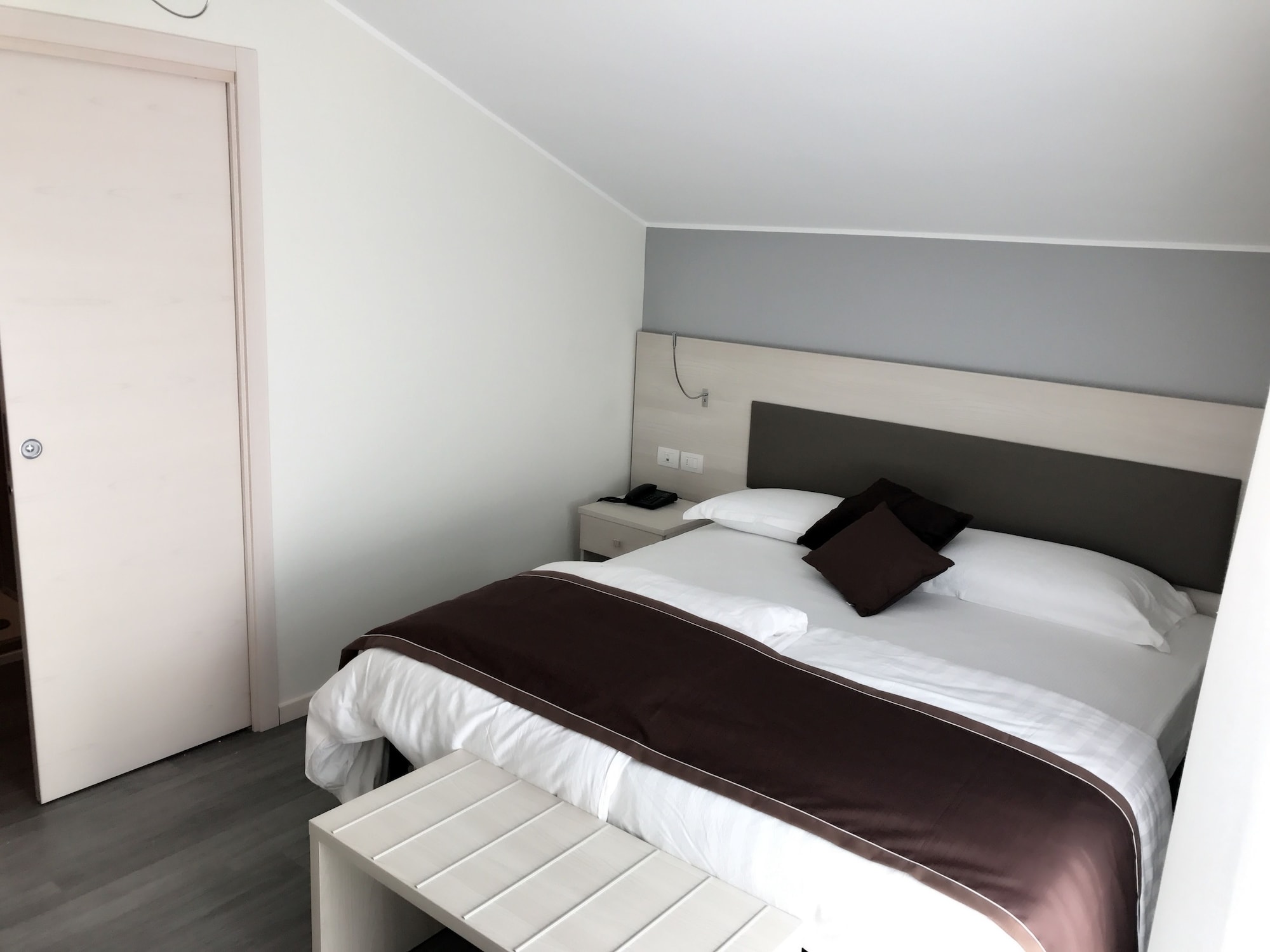 SUPERIOR, DOUBLE BED