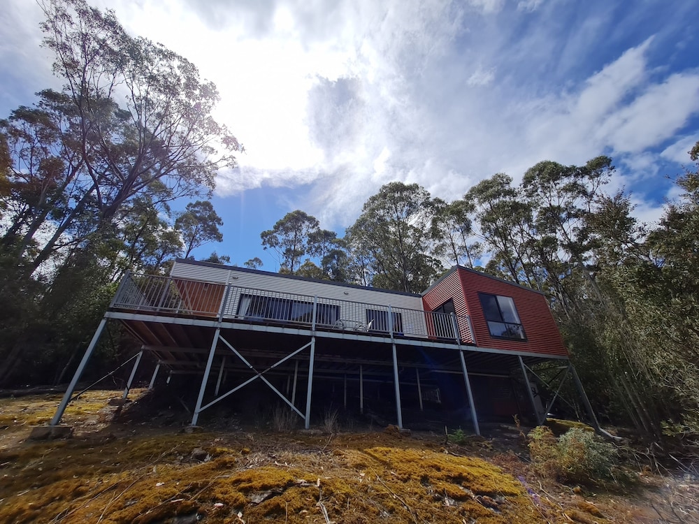 HUON BUSH RETREATS 2/50