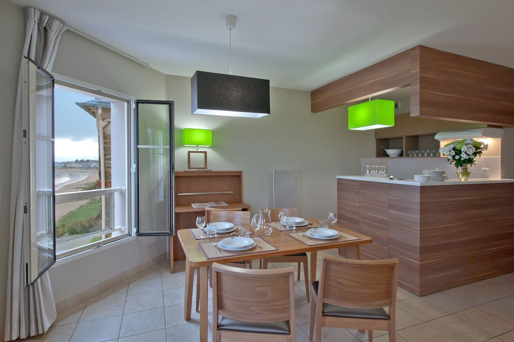 RESIDENCE REINE MARINE 60/71