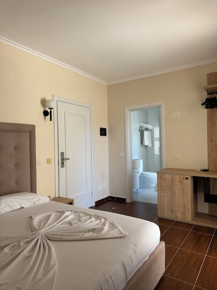 Bleart Hotel 35/92