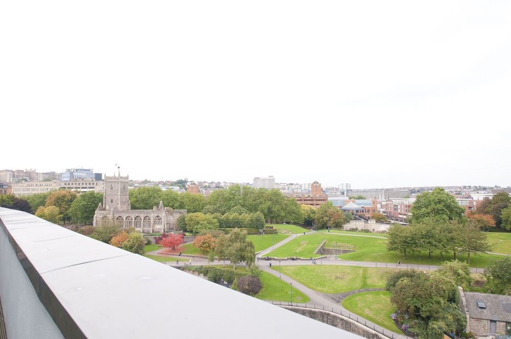 Cleyro Serviced Apartments - Finzels Reach 46/50
